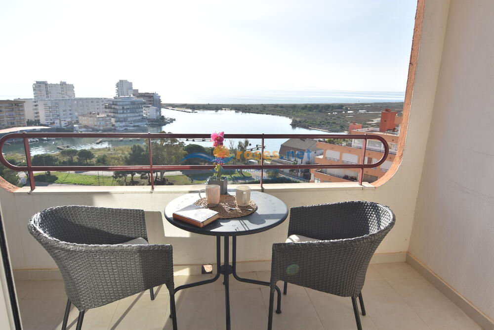 420929 600 TRAMUNTANA - 09-29 - TR42 Studio-Apartment Roses 420929 600 TRAMUNTANA - 09-29 - TR42 Studio-Apartment Roses