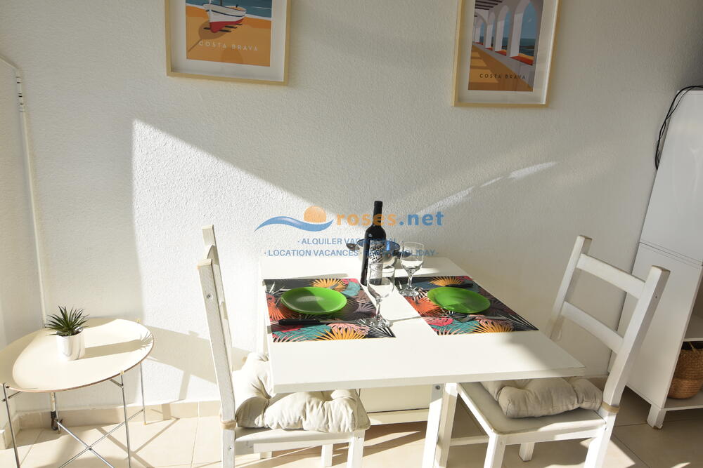 420929 600 TRAMUNTANA - 09-29 - TR42 Studio-Apartment Roses 420929 600 TRAMUNTANA - 09-29 - TR42 Studio-Apartment Roses