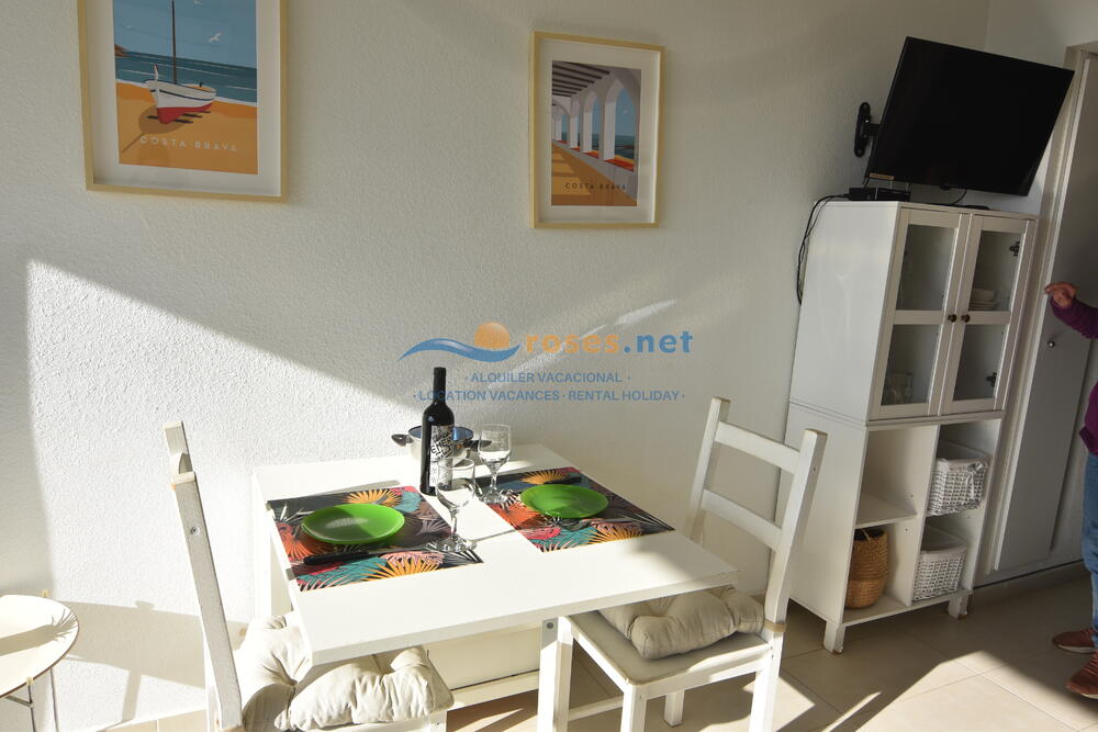 420929 600 TRAMUNTANA - 09-29 - TR42 Studio-Apartment Roses 420929 600 TRAMUNTANA - 09-29 - TR42 Studio-Apartment Roses