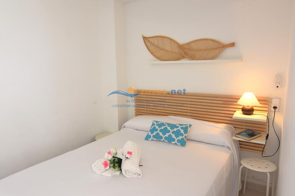 420929 600 TRAMUNTANA - 09-29 - TR42 Studio-Apartment Roses 420929 600 TRAMUNTANA - 09-29 - TR42 Studio-Apartment Roses