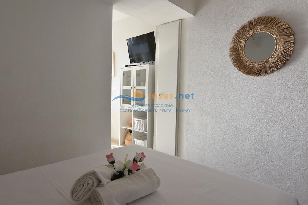 420929 600 TRAMUNTANA - 09-29 - TR42 Studio-Apartment Roses 420929 600 TRAMUNTANA - 09-29 - TR42 Studio-Apartment Roses