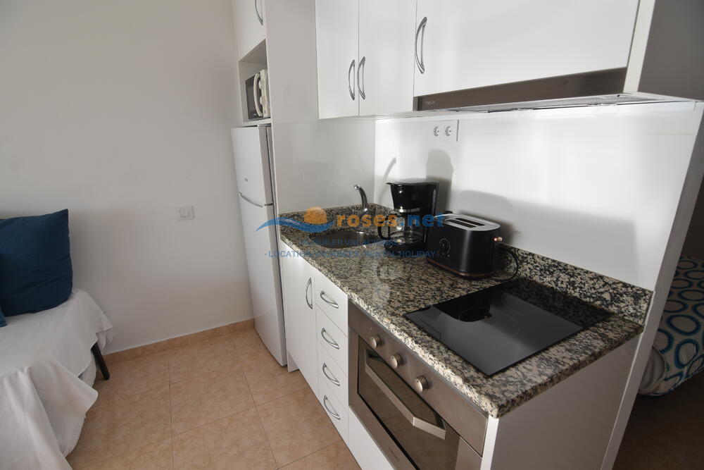 421030 600 TRAMUNTANA - 10-30 - TR42 Studio-Apartment Roses 421030 600 TRAMUNTANA - 10-30 - TR42 Studio-Apartment Roses