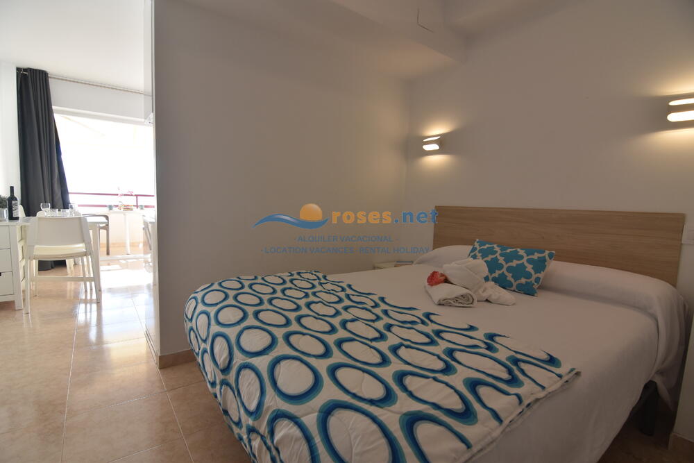 421030 600 TRAMUNTANA - 10-30 - TR42 Studio-Apartment Roses 421030 600 TRAMUNTANA - 10-30 - TR42 Studio-Apartment Roses