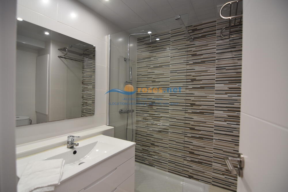 421030 600 TRAMUNTANA - 10-30 - TR42 Studio-Apartment Roses 421030 600 TRAMUNTANA - 10-30 - TR42 Studio-Apartment Roses