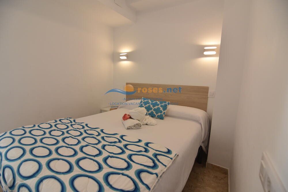 421030 600 TRAMUNTANA - 10-30 - TR42 Studio-Apartment Roses 421030 600 TRAMUNTANA - 10-30 - TR42 Studio-Apartment Roses