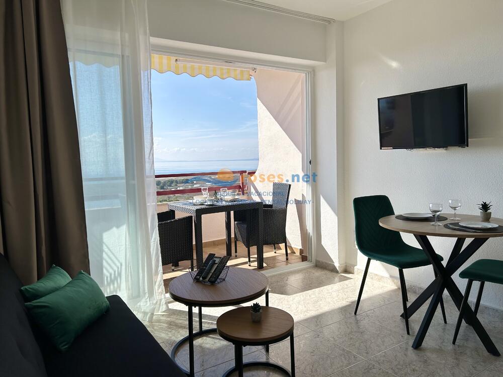 421029 600 TRAMUNTANA - 10-29 - TR42 Studio-Apartment Roses 421029 600 TRAMUNTANA - 10-29 - TR42 Studio-Apartment Roses