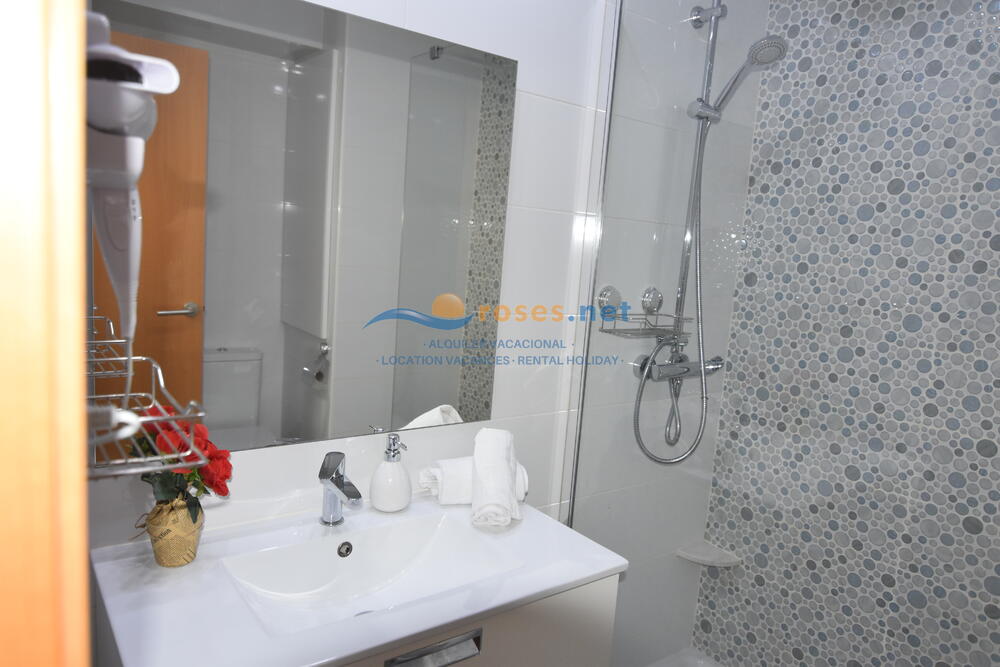 420455 600 GARBI - 04-55 TR42 Apartment Roses 420455 600 GARBI - 04-55 TR42 Apartment Roses