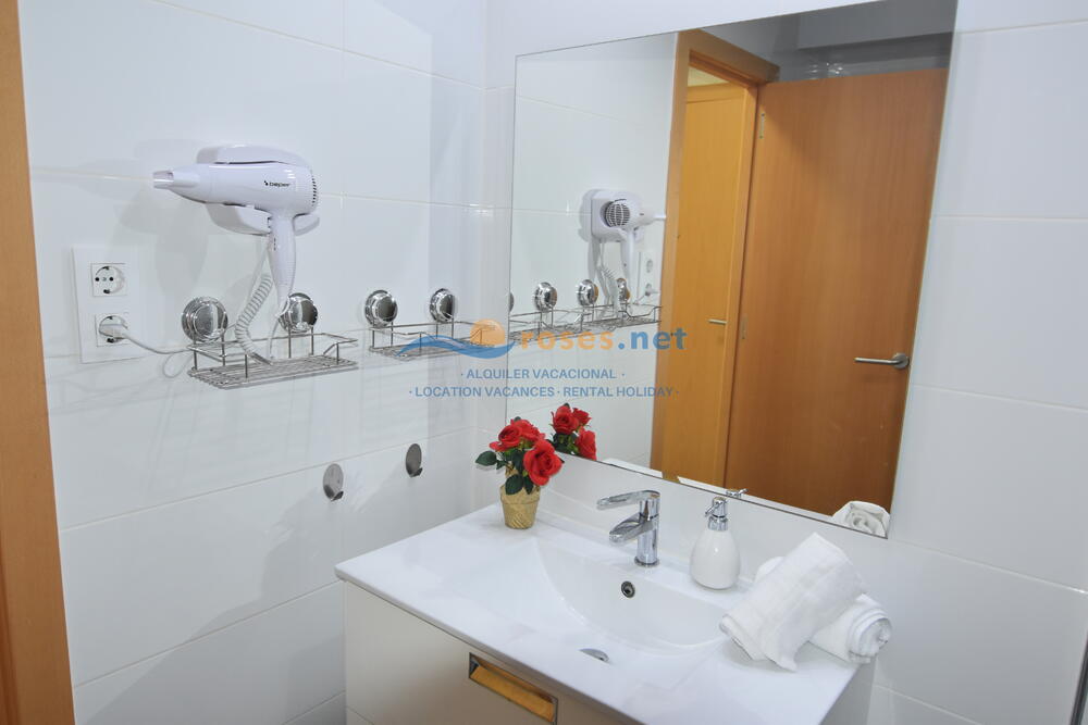 420455 600 GARBI - 04-55 TR42 Apartment Roses 420455 600 GARBI - 04-55 TR42 Apartment Roses