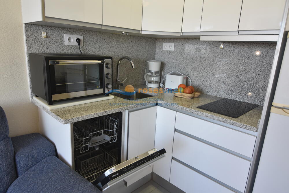420455 600 GARBI - 04-55 TR42 Apartment Roses 420455 600 GARBI - 04-55 TR42 Apartment Roses