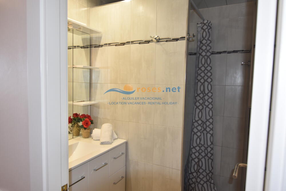 421118 600 TRAMUNTANA - 11-18 - TR42 Studio-Apartment Roses 421118 600 TRAMUNTANA - 11-18 - TR42 Studio-Apartment Roses