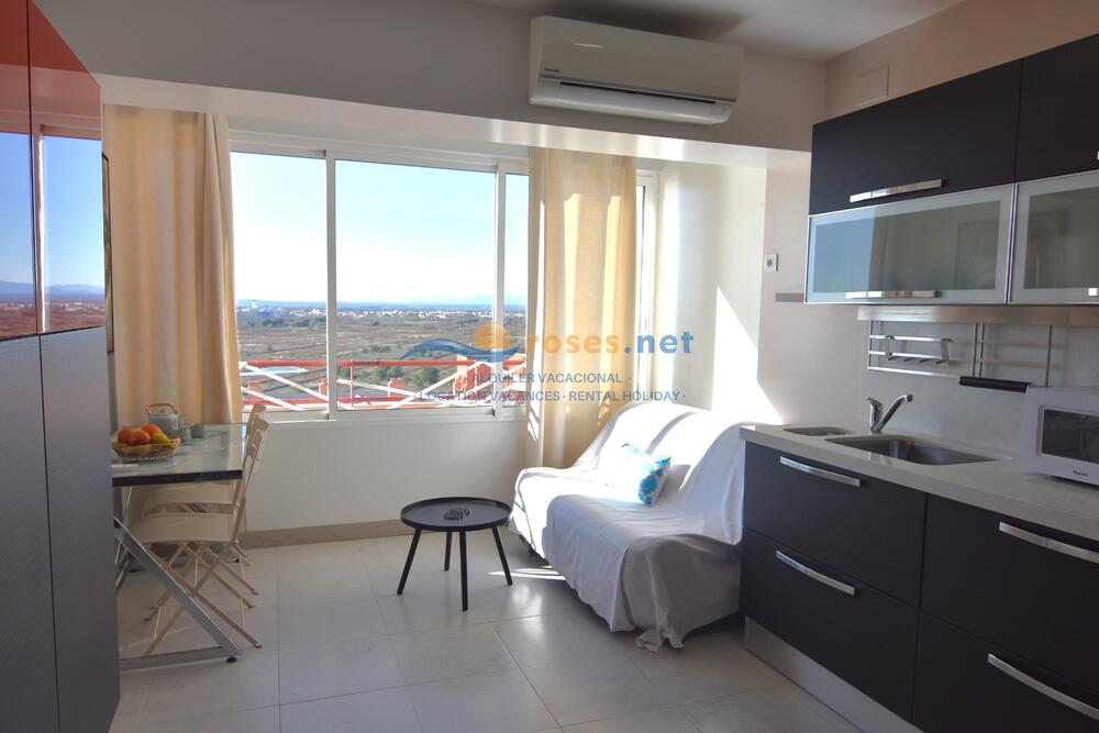 421118 600 TRAMUNTANA - 11-18 - TR42 Studio-Apartment Roses 421118 600 TRAMUNTANA - 11-18 - TR42 Studio-Apartment Roses