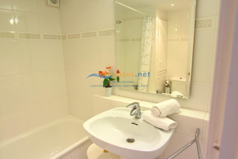 420409 600 LLEVANT 04-09 - NH Apartamento Roses 420409 600 LLEVANT 04-09 - NH Apartamento Roses