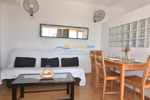 420140 600 GARBI 01-40 - TR42 Studio-Apartment  Roses