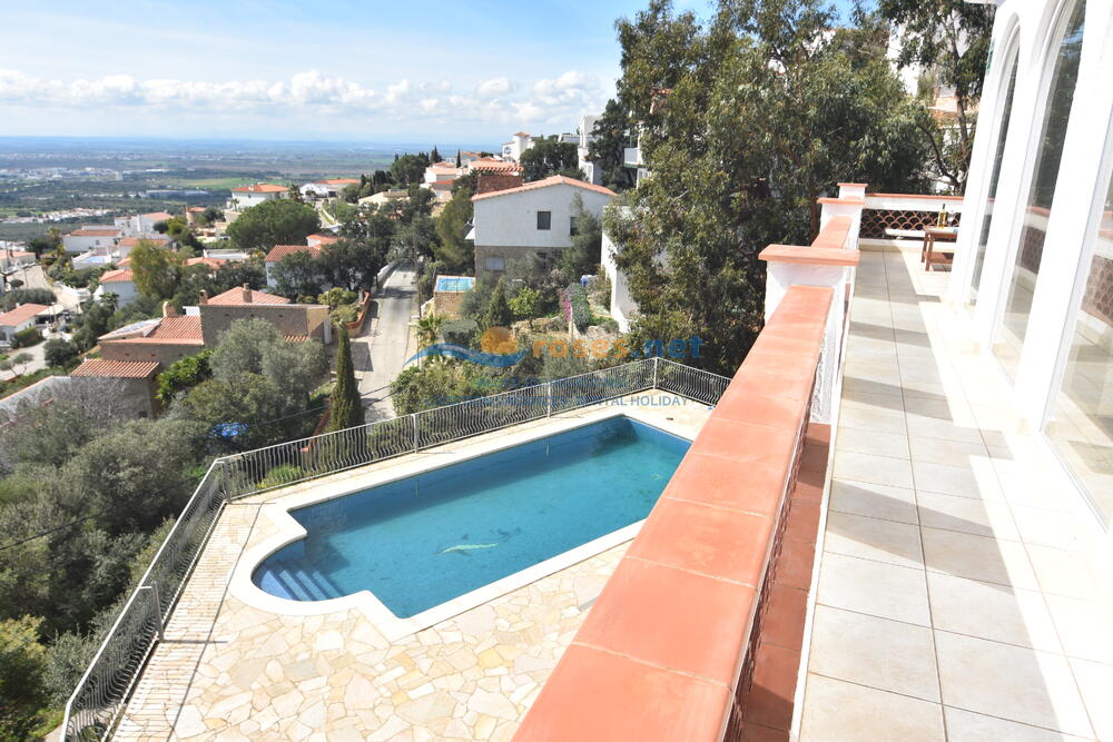 991416 MAS FUMATS SCHNELL Villa privée / Villa Roses 991416 MAS FUMATS SCHNELL Villa privée / Villa Roses