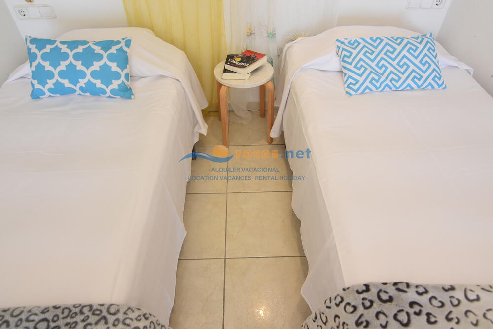 991416 MAS FUMATS SCHNELL Villa privée / Villa Roses 991416 MAS FUMATS SCHNELL Villa privée / Villa Roses