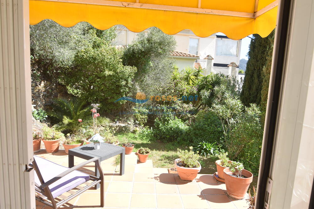 991416 MAS FUMATS SCHNELL Villa privée / Villa Roses 991416 MAS FUMATS SCHNELL Villa privée / Villa Roses