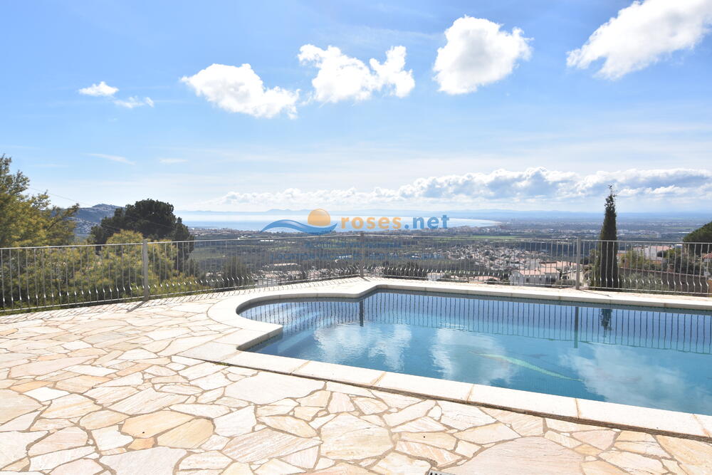 991416 MAS FUMATS SCHNELL Villa privée / Villa Roses 991416 MAS FUMATS SCHNELL Villa privée / Villa Roses