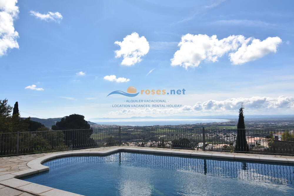 991416 MAS FUMATS SCHNELL Villa privée / Villa Roses 991416 MAS FUMATS SCHNELL Villa privée / Villa Roses
