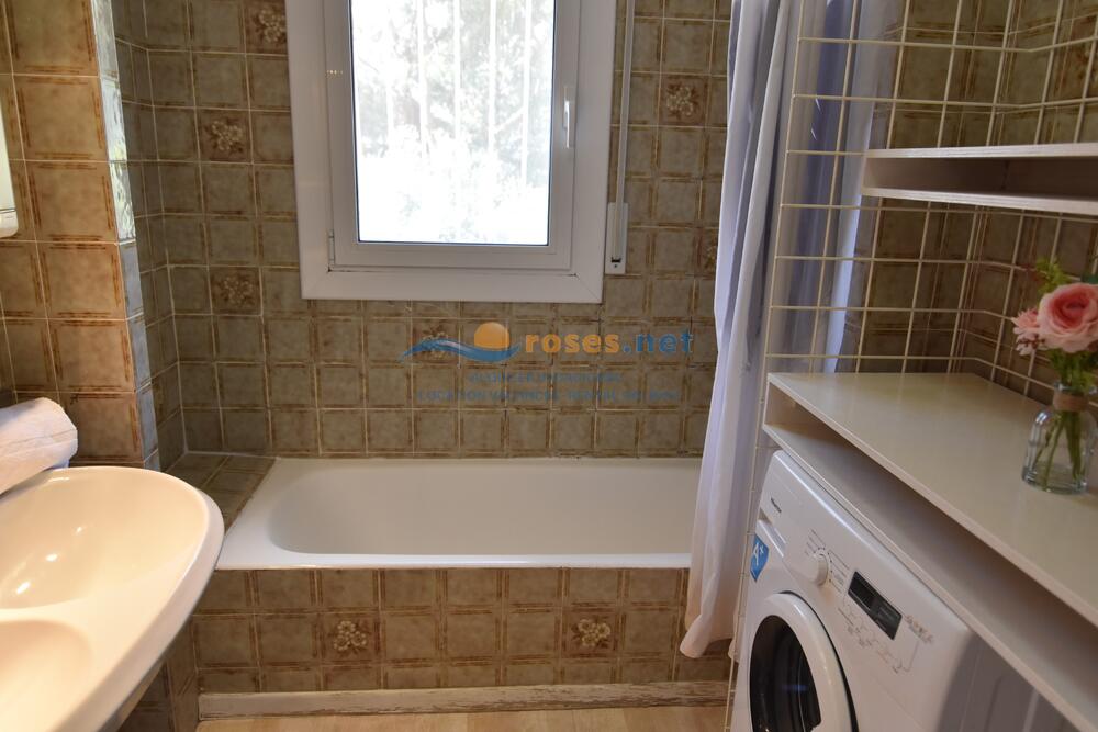 991416 MAS FUMATS SCHNELL Villa privée / Villa Roses 991416 MAS FUMATS SCHNELL Villa privée / Villa Roses