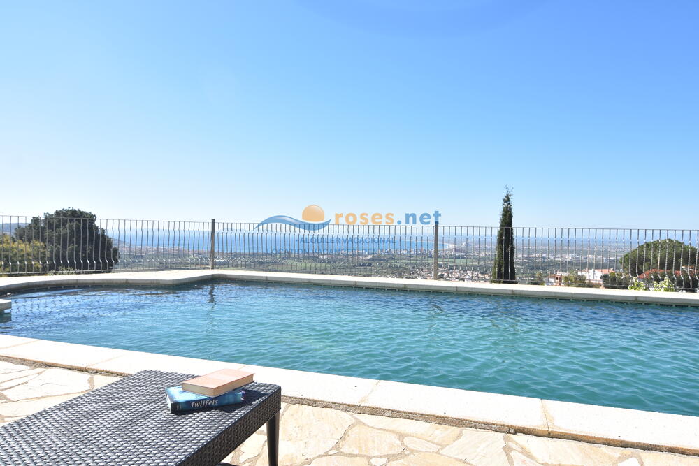 991416 CASA MAS FUMATS SCHNELL Villa privée / Villa Roses 991416 CASA MAS FUMATS SCHNELL Villa privée / Villa Roses