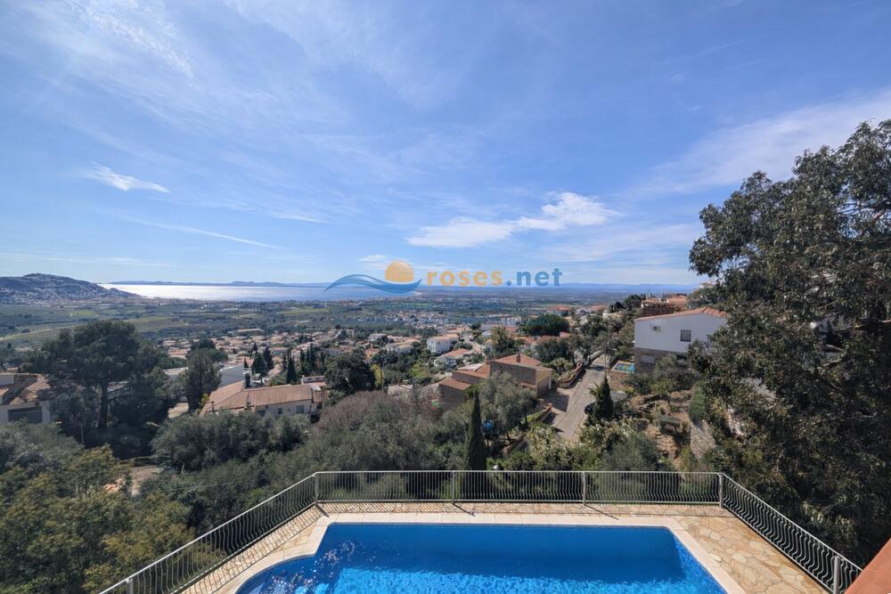 991416 CASA MAS FUMATS SCHNELL Villa privée / Villa Roses 991416 CASA MAS FUMATS SCHNELL Villa privée / Villa Roses