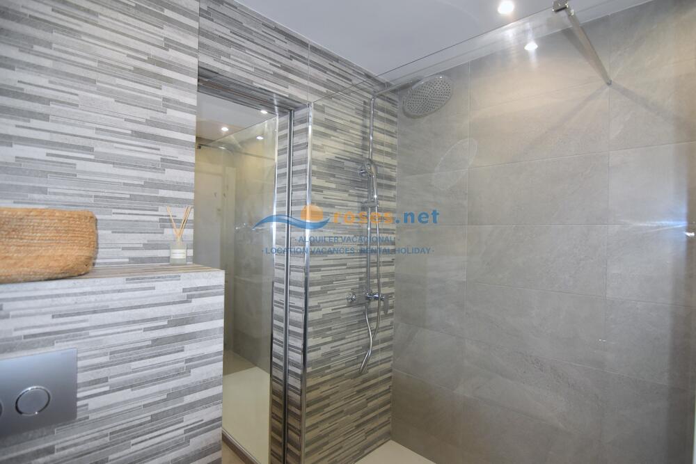 420710 600 LLEVANT 07-10 - TR42 - NHT Apartment Roses 420710 600 LLEVANT 07-10 - TR42 - NHT Apartment Roses