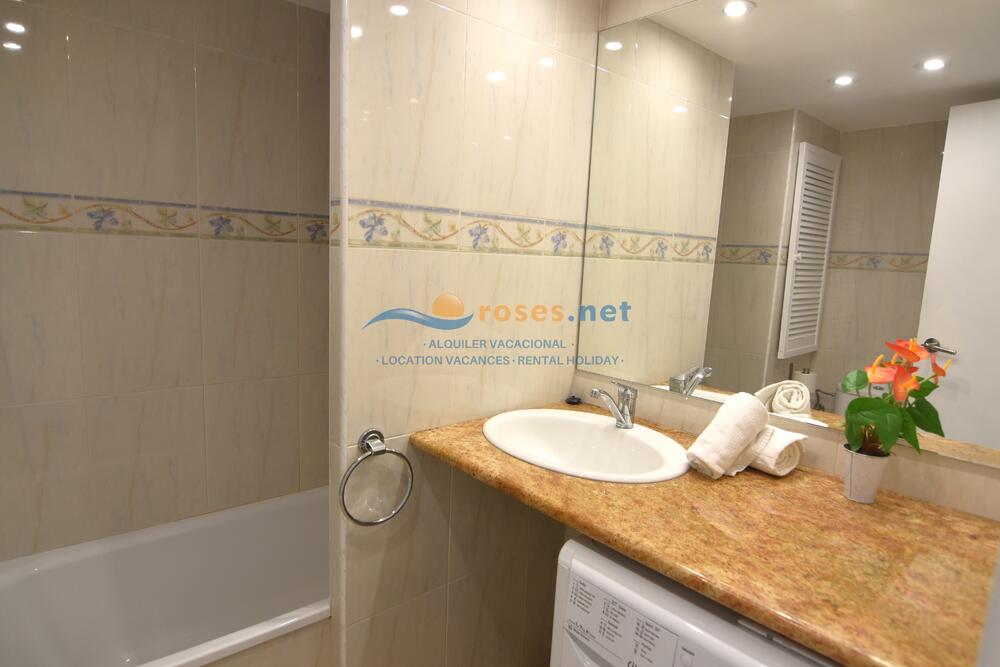 420432 600 XALOC - 04-32 - A - TR42 Studio-Apartment Roses 420432 600 XALOC - 04-32 - A - TR42 Studio-Apartment Roses