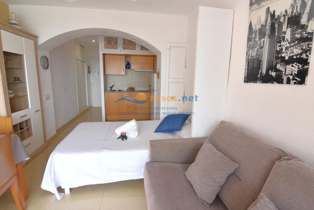 420432 600 XALOC - 04-32 - A - TR42 Studio-Apartment Roses 420432 600 XALOC - 04-32 - A - TR42 Studio-Apartment Roses