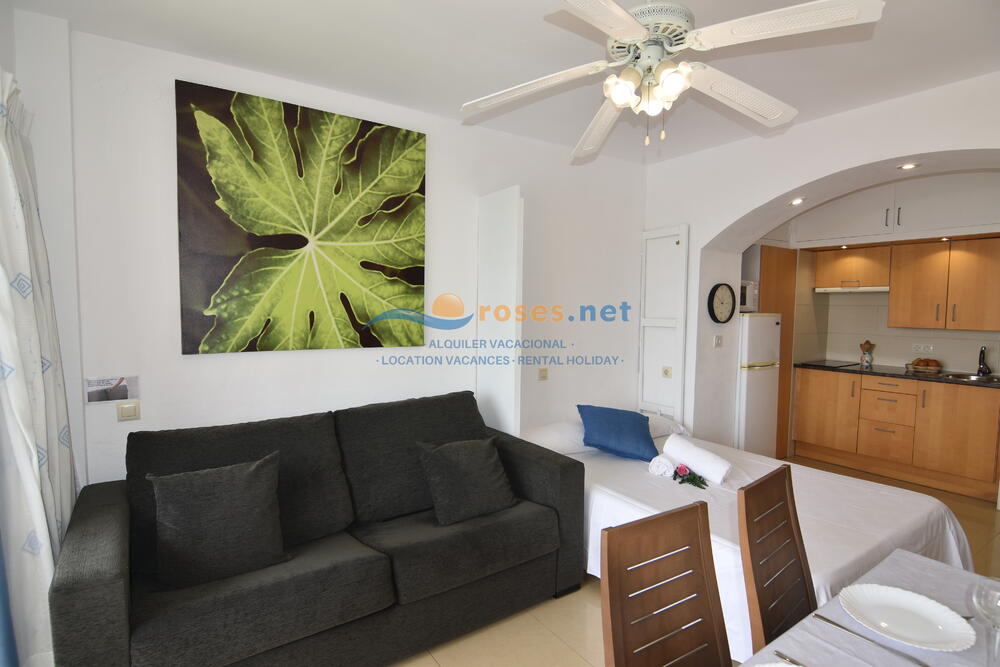 420433 600 XALOC - 04-32 - B - TR42 Studio-Apartment Roses 420433 600 XALOC - 04-32 - B - TR42 Studio-Apartment Roses
