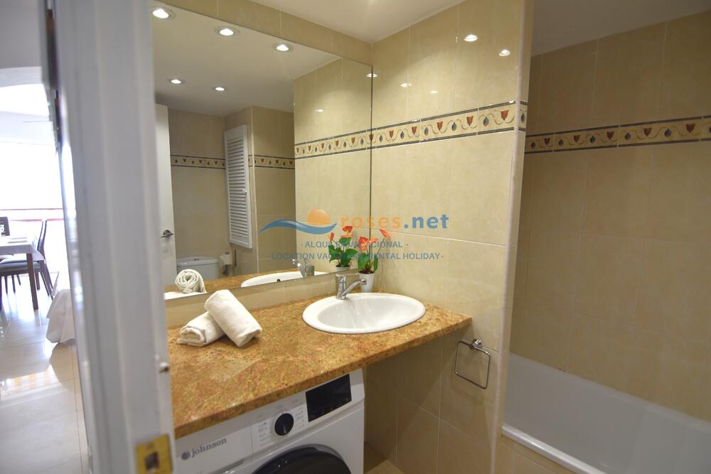 420433 600 XALOC - 04-32 - B - TR42 Studio-Apartment Roses 420433 600 XALOC - 04-32 - B - TR42 Studio-Apartment Roses