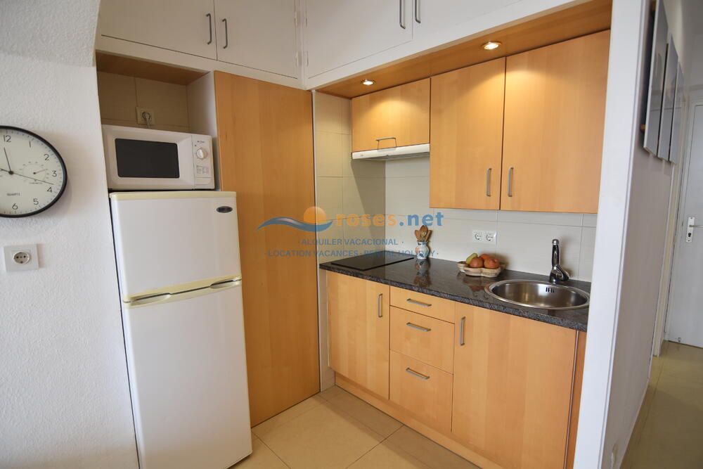 420433 600 XALOC - 04-32 - B - TR42 Studio-Apartment Roses 420433 600 XALOC - 04-32 - B - TR42 Studio-Apartment Roses