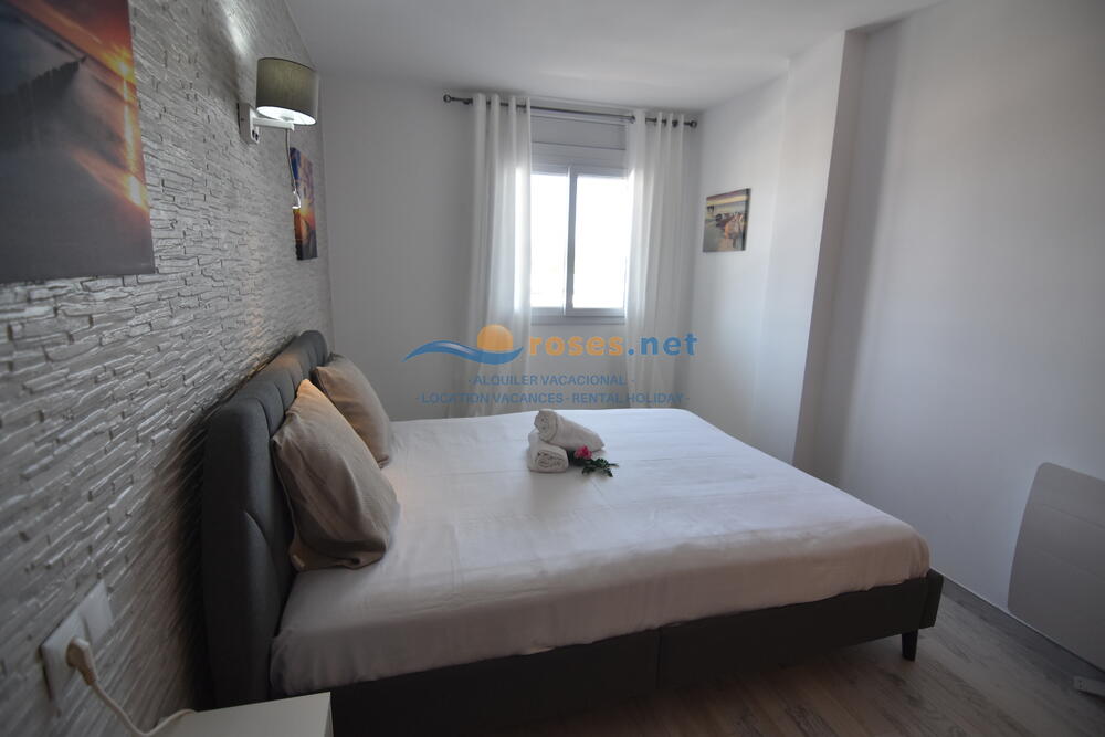 370307 PORT CANIGO II 429 Apartment Roses 370307 PORT CANIGO II 429 Apartment Roses