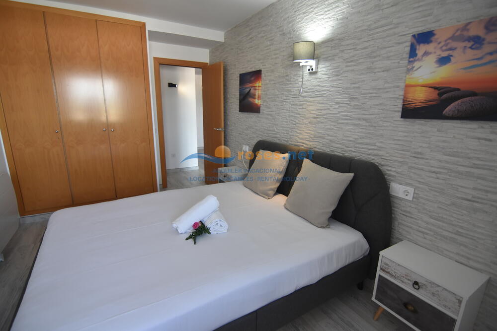 370307 PORT CANIGO II 429 Apartment Roses 370307 PORT CANIGO II 429 Apartment Roses