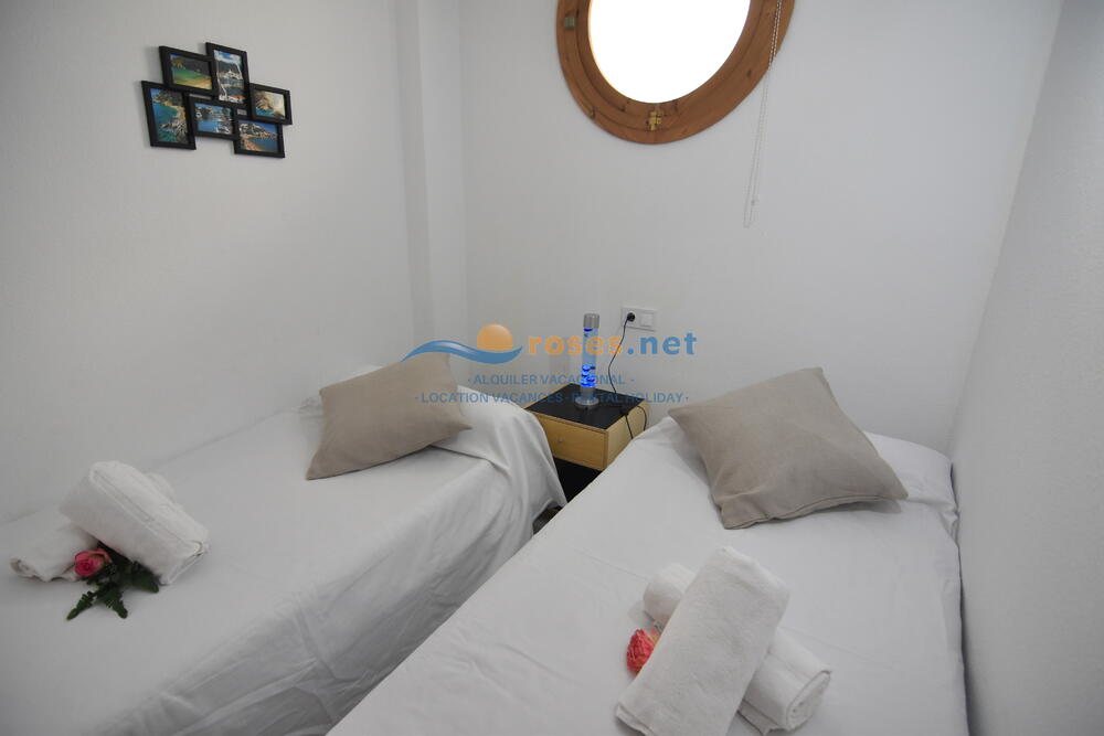 370307 PORT CANIGO II 429 Apartment Roses 370307 PORT CANIGO II 429 Apartment Roses