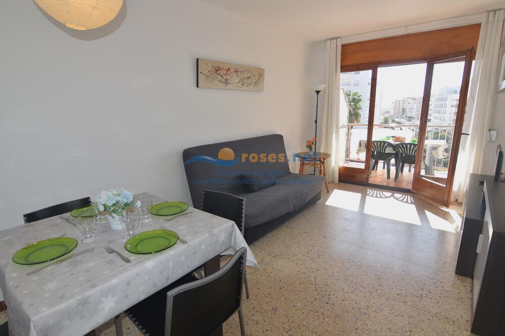 2025050413 ROSES 5-4-13 Apartment Roses 2025050413 ROSES 5-4-13 Apartment Roses