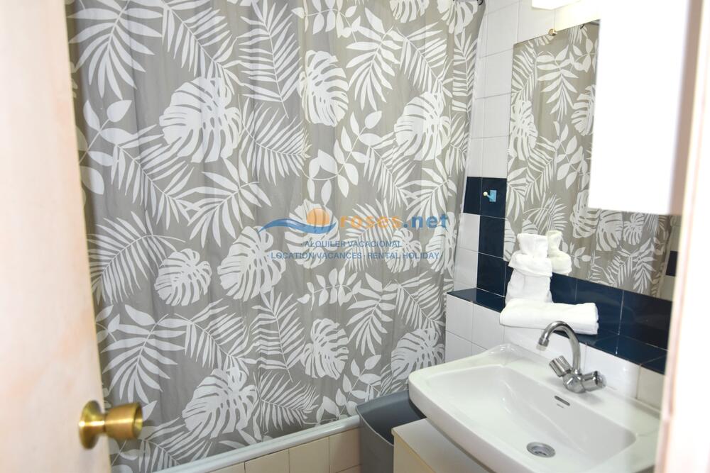 420531 600 XALOC - 05-31 TR42 NHT Studio-Apartment Roses 420531 600 XALOC - 05-31 TR42 NHT Studio-Apartment Roses