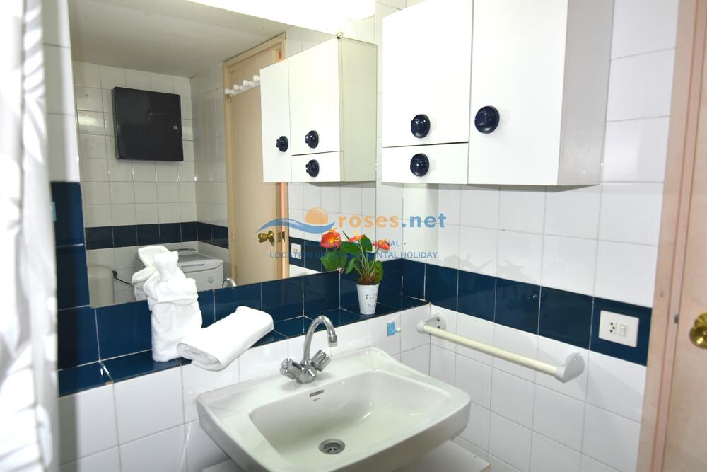 420531 600 XALOC - 05-31 TR42 NHT Studio-Apartment Roses 420531 600 XALOC - 05-31 TR42 NHT Studio-Apartment Roses