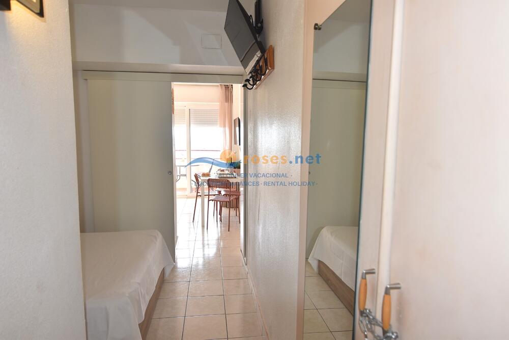 420531 600 XALOC - 05-31 TR42 NHT Studio-Apartment Roses 420531 600 XALOC - 05-31 TR42 NHT Studio-Apartment Roses