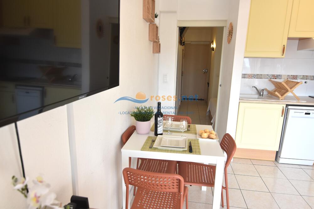 420531 600 XALOC - 05-31 TR42 NHT Studio-Apartment Roses 420531 600 XALOC - 05-31 TR42 NHT Studio-Apartment Roses