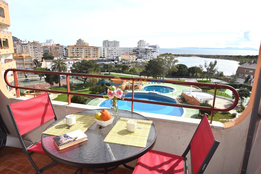 420531 600 XALOC - 05-31 TR42 NHT Studio-Apartment Roses 420531 600 XALOC - 05-31 TR42 NHT Studio-Apartment Roses