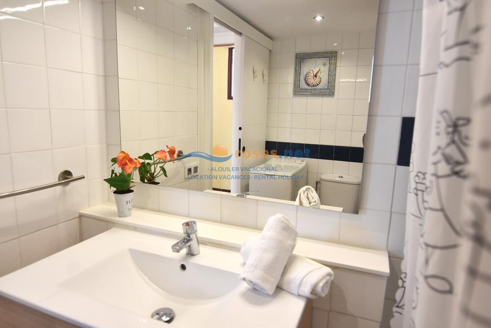 162080 600 XALOC - 03-36 - TR42 Studio-Apartment Roses 162080 600 XALOC - 03-36 - TR42 Studio-Apartment Roses