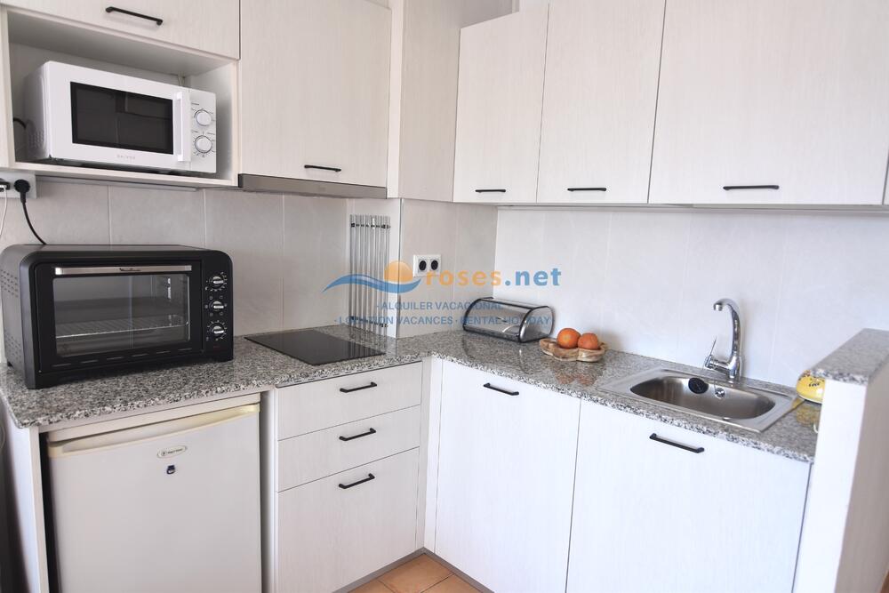 162080 600 XALOC - 03-36 - TR42 Studio-Apartment Roses 162080 600 XALOC - 03-36 - TR42 Studio-Apartment Roses