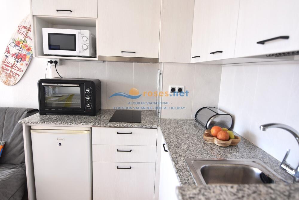 162080 600 XALOC - 03-36 - TR42 Studio-Apartment Roses 162080 600 XALOC - 03-36 - TR42 Studio-Apartment Roses