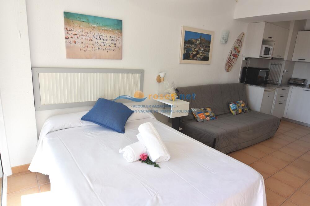 162080 600 XALOC - 03-36 - TR42 Studio-Apartment Roses 162080 600 XALOC - 03-36 - TR42 Studio-Apartment Roses