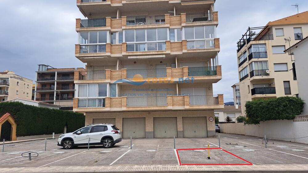 53 ZP - PARKING EXTERIOR - DELTA Andere Roses 53 ZP - PARKING EXTERIOR - DELTA Andere Roses