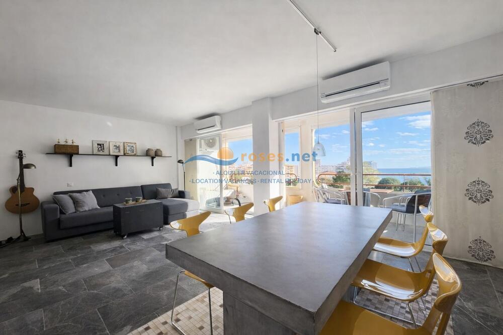 420331 600 XALOC - 03-31 TR42 Apartment Roses 420331 600 XALOC - 03-31 TR42 Apartment Roses