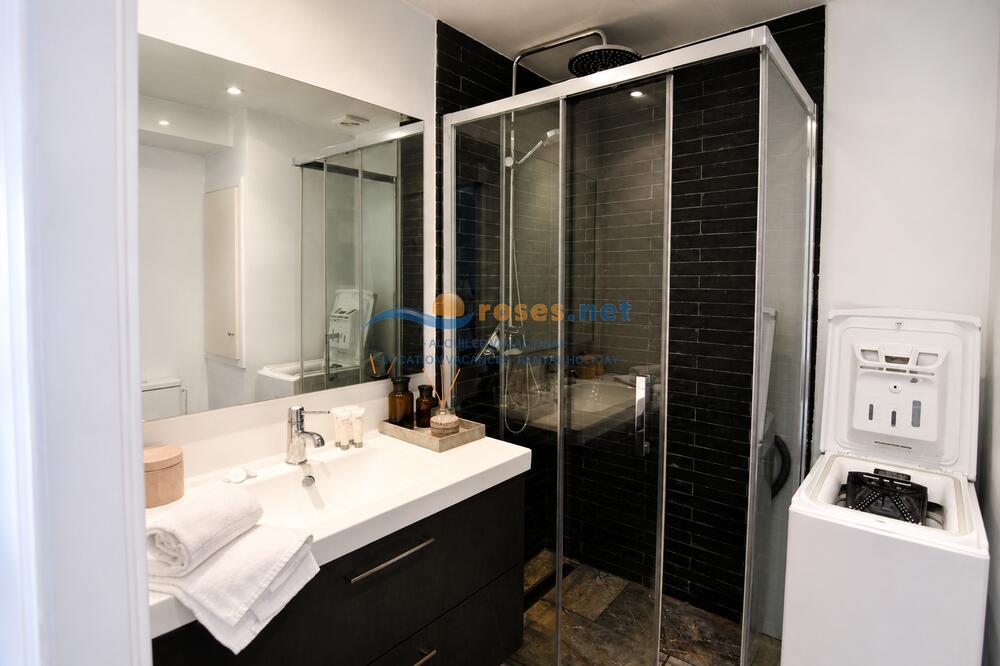 420331 600 XALOC - 03-31 TR42 Apartment Roses 420331 600 XALOC - 03-31 TR42 Apartment Roses