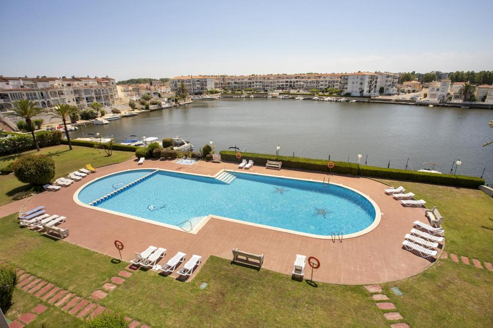 1007 Apartamento planta baja con 2 habitaciones vista al lago Apartamento Lago San Maurici Empuriabrava