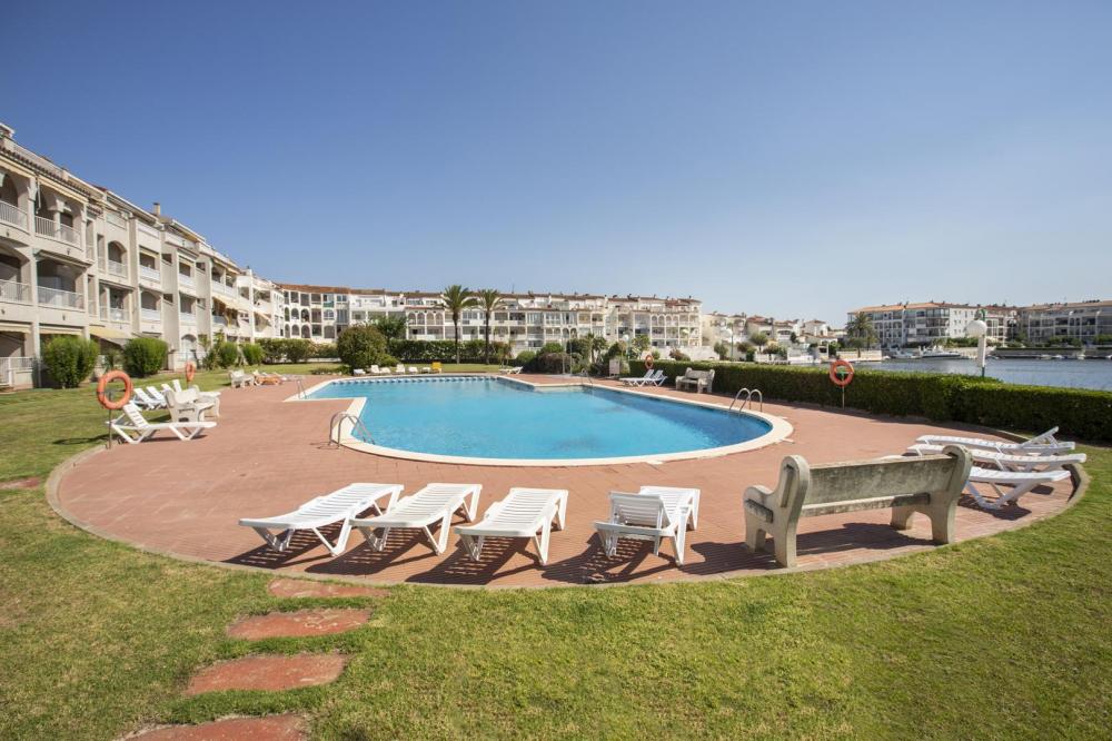 1007 Apartamento planta baja con 2 habitaciones vista al lago Apartamento Lago San Maurici Empuriabrava