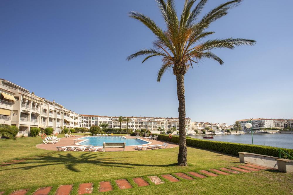 1007 Apartamento planta baja con 2 habitaciones vista al lago Apartamento Lago San Maurici Empuriabrava